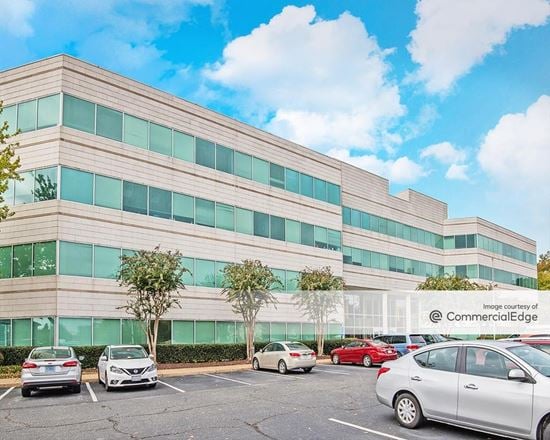 Pinewood Plaza