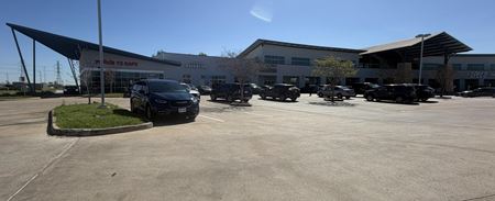 Retail space for Rent at 10555 Pearland Pkwy in Houston