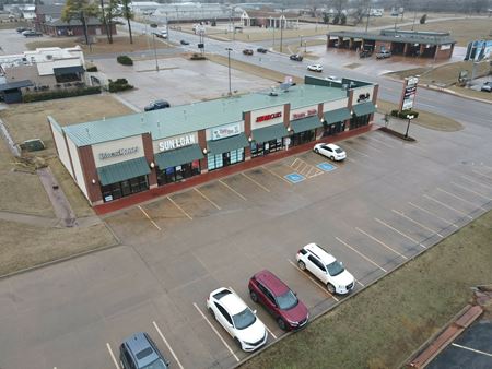 Retail space for Rent at 2108 South Division Street in Guthrie