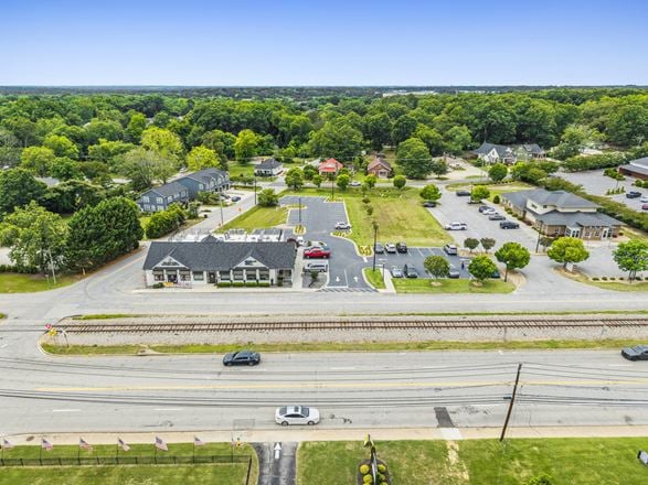 305 N Main St