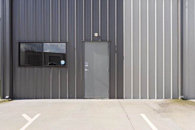 Building 7 - 25533 Richards Rd - Sublease