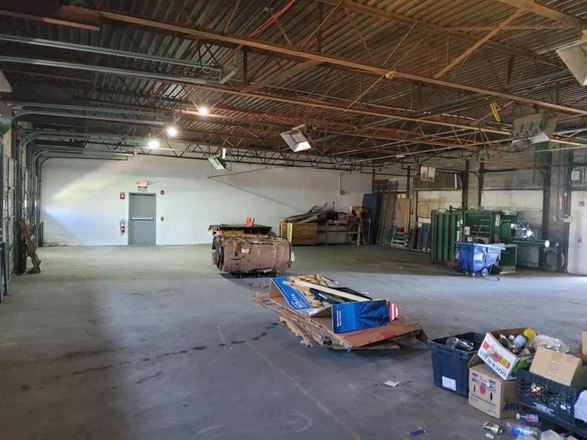Industrial - Vertical Warehouse - Freight Terminal - Distribution 