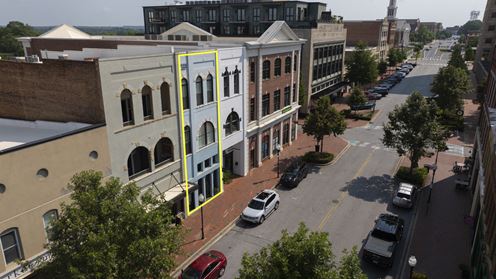 160 E Main St