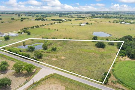 Commercial space for Sale at 7 Mile Ln in Riesel