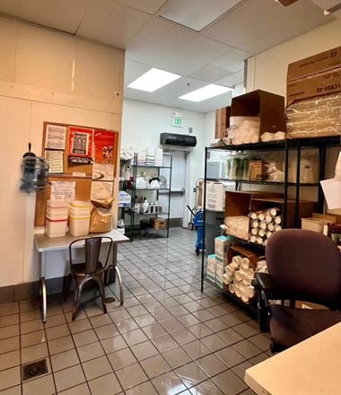 2505 Palomar Airport Rd