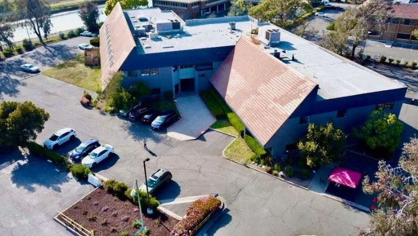 401 Roland Way