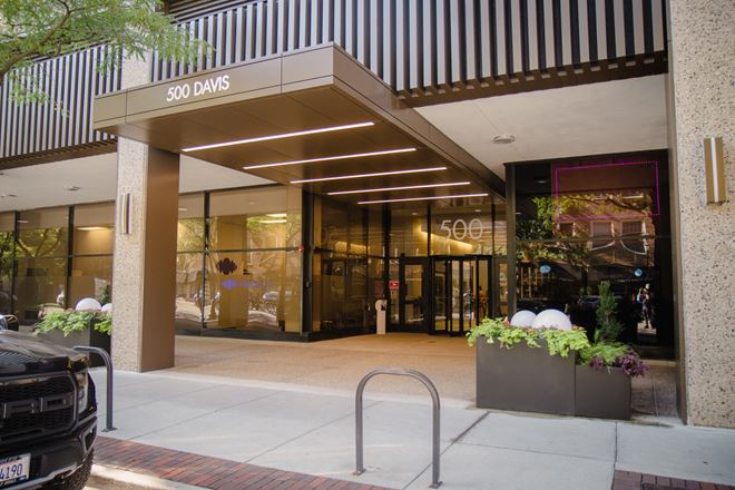 500 Davis Center
