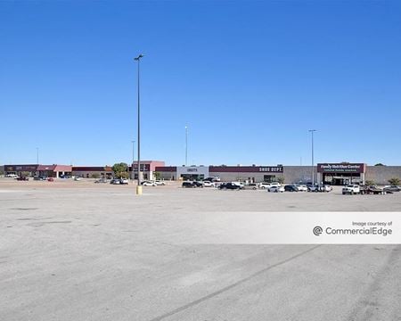 Photo of commercial space at 1663 West Henderson Street in Cleburne