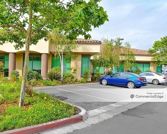 815 Camarillo Springs Rd