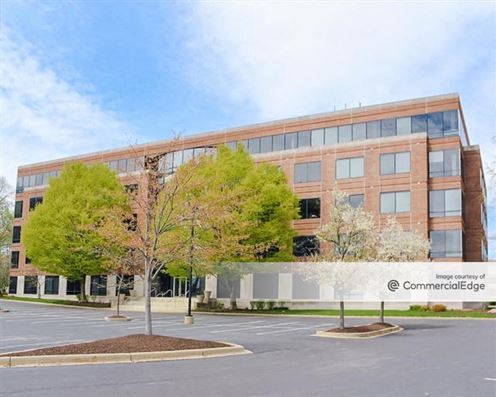 Bellevue Park Corporate Center - 200 Bellevue Pkwy