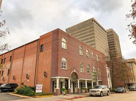 Downtown Offices in Gras Town Plaza