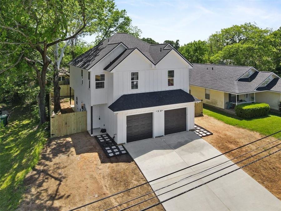 1310 E Alamo St