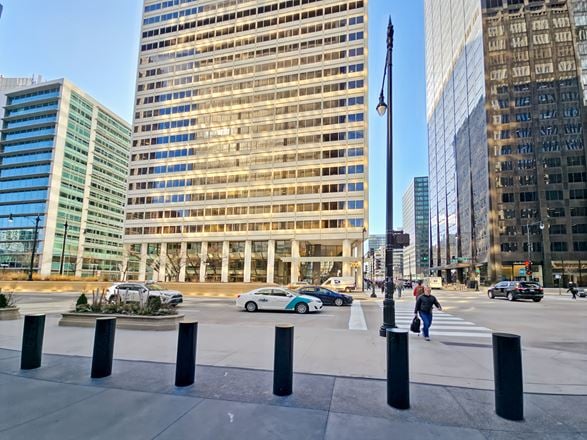 West Loop 200 S. Wacker