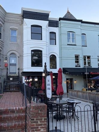 303 Massachusetts Ave NE