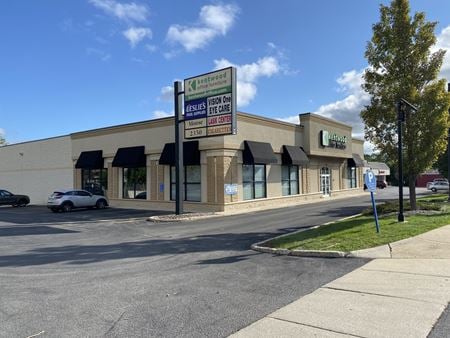 Photo of commercial space at 330 W. Roosevelt Rd. in Lombard