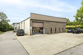 7,000 SF Industrial Space FOR LEASE in Nicholasville, KY