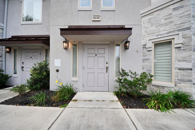 Premier Sugar Land  Office Condo For Sale and/or For Lease