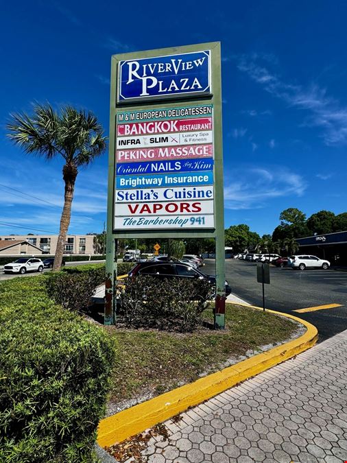 Riverview Plaza