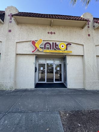 742 Main St