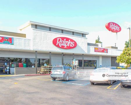 Retail space for Rent at 12921 Magnolia Blvd in Van Nuys