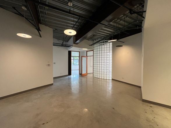 3015 Main St
