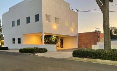 Commercial space for Rent at 4001 W Magnolia Blvd. in Burbank