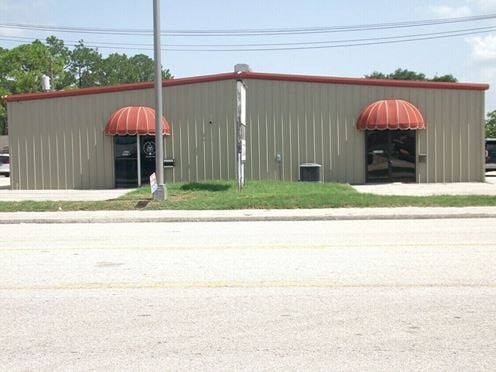2120 E Edgewood Dr