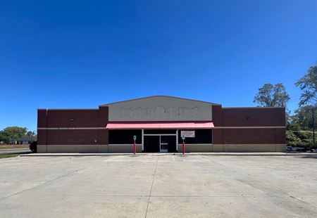 Retail space for Rent at 5285 E 38th St in Indianapolis