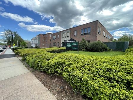 Photo of commercial space at 609 Farmington Avenue in Hartford