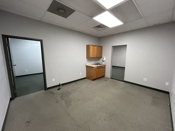 WAREHOUSE SPACE FOR LEASE IN NIXA
