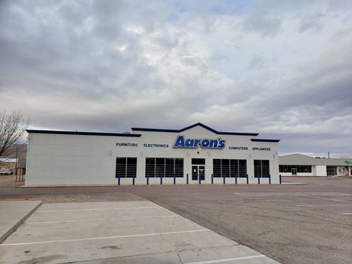 7,000+- sf Retail Showroom Along N. California St. in Socorro, NM
