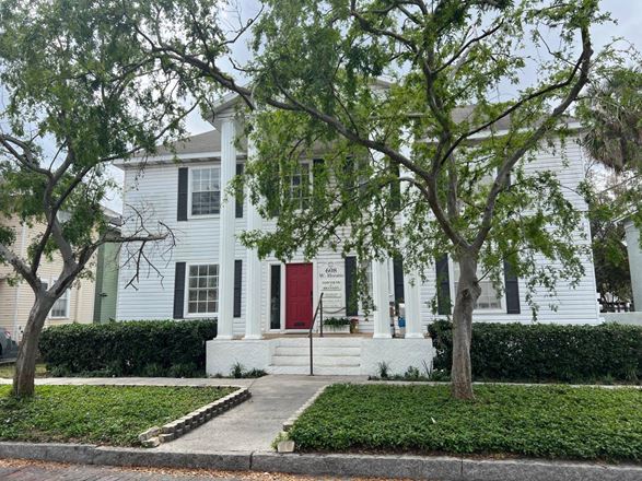608 W Horatio St :: Hyde Park :: Residential/Office :: For Sale