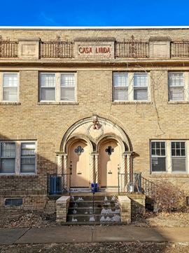 Casa Linda Townhomes