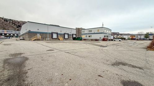Freestanding distribution facility on 2.84 acres, available for lease