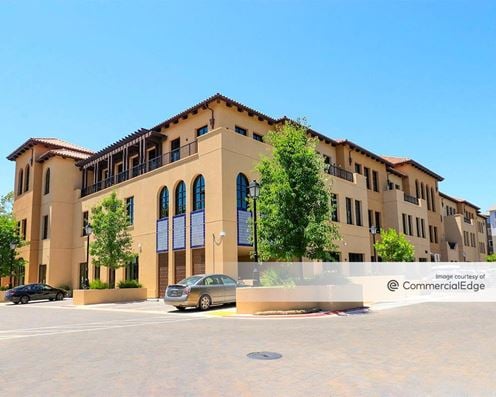 Middle Plaza