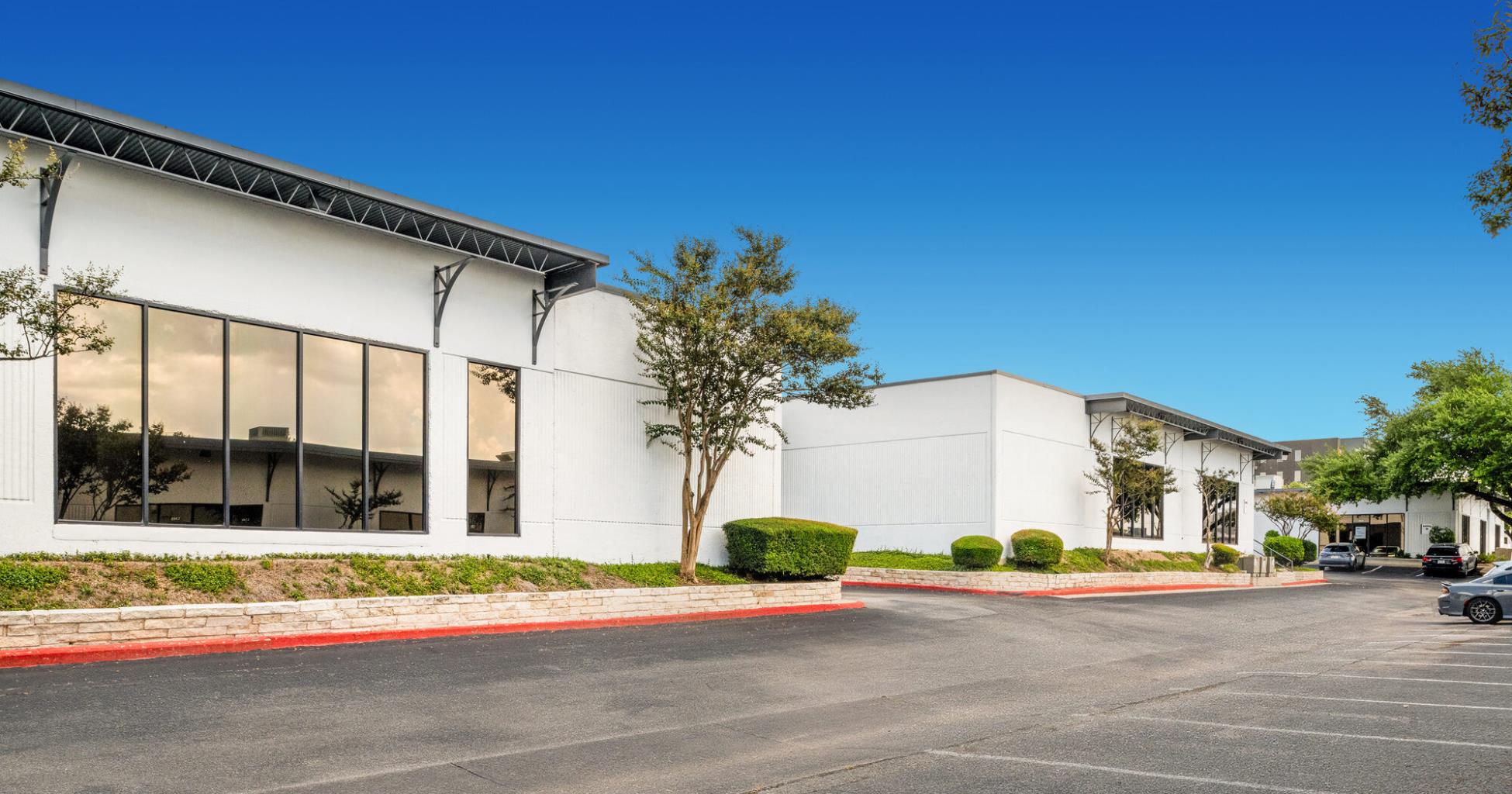 704 SF Flex Space in Austin, TX Photo