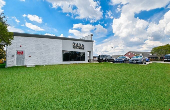 2201 Thompson Rd - Thompson Plaza