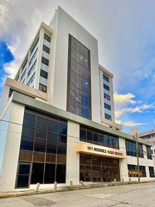 101  Mendez Vigo Oeste, #905/906