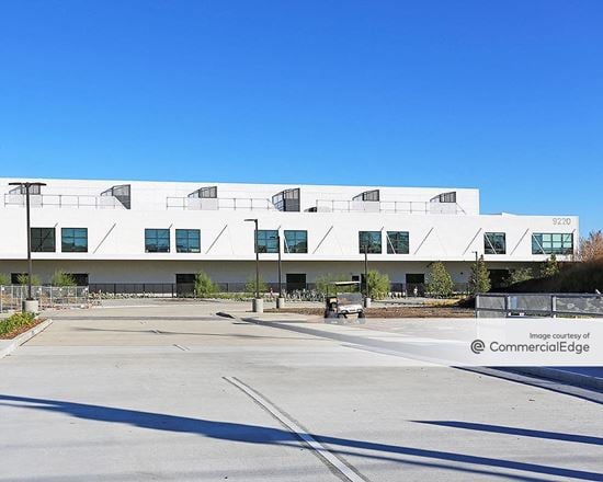 Office space for Rent at 9220 Winnetka Avenue in Chatsworth