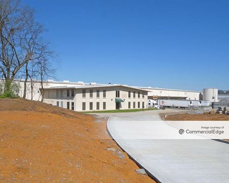Photo of commercial space at 554 National Drive in Maryville