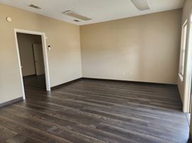 1,800 SF Office-Retail Building For Sale or Lease