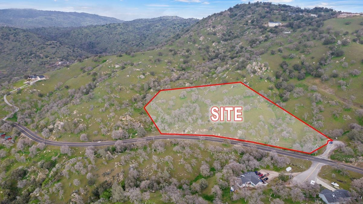 ±8.85 Acres of Level Land in Stallion Springs, CA