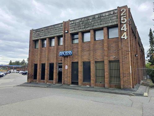 #105 - 2544 Douglas Road