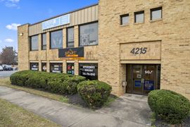 Warehouse with retail exposure to lease