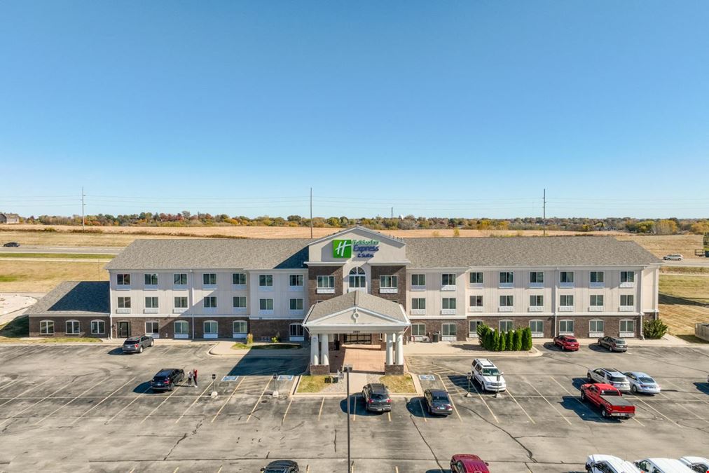 REIT Sale | Holiday Inn Express & Suites Dubuque Iowa