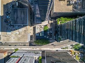 275 Richmond St W, Toronto, ON M5V 1X1