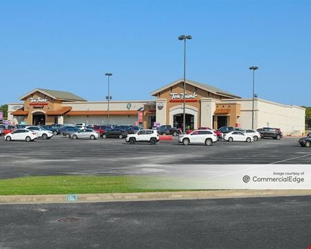 Commercial space for Rent at 602 Grapevine Hwy in Hurst