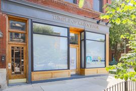 1925 W Division St