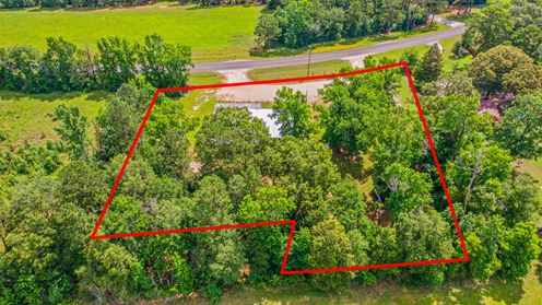 High-Exposure Commercial Property in Cleveland, Texas