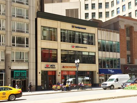 Retail space for Rent at 328 N Michigan Avenue in Chicago